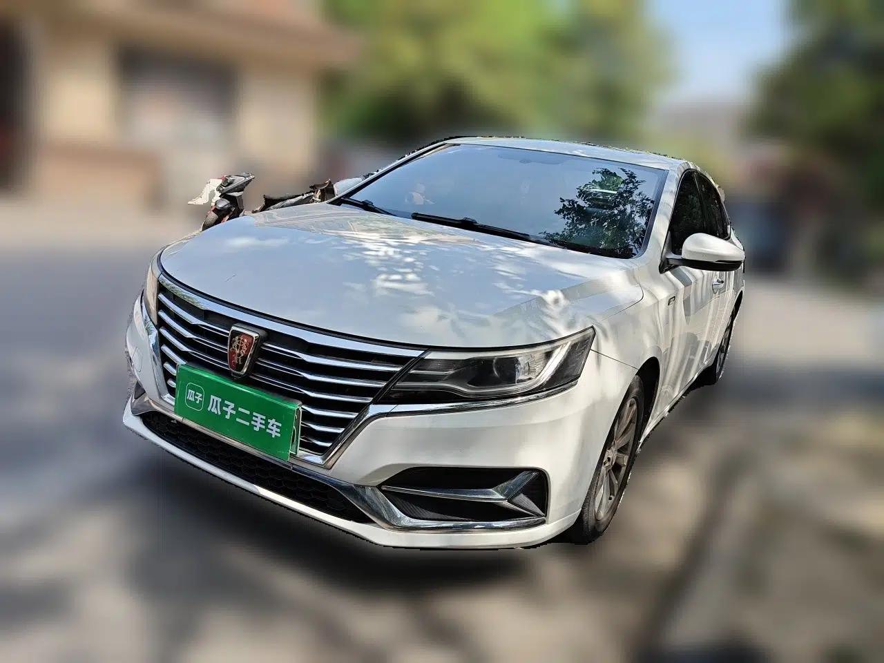 Roewe i6 New Energy 2017 45T Hybrid Connect & Smart Enjoyment Edition — миниатюра 1