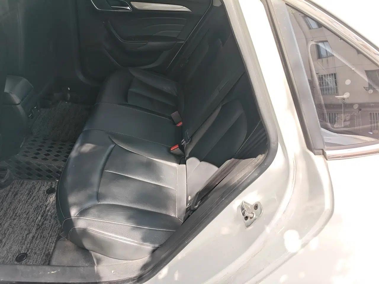 Roewe i6 New Energy 2017 45T Hybrid Connect & Smart Enjoyment Edition — миниатюра 18
