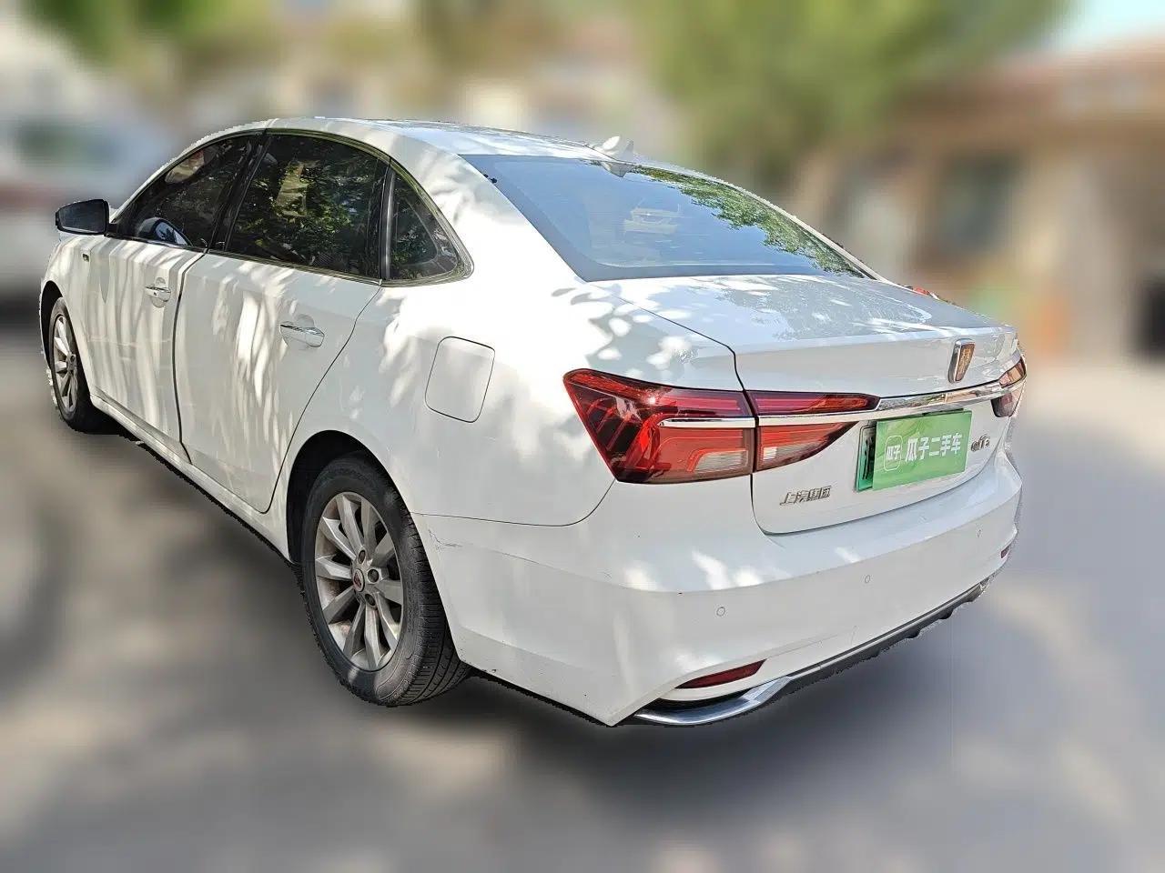 Roewe i6 New Energy 2017 45T Hybrid Connect & Smart Enjoyment Edition — миниатюра 4