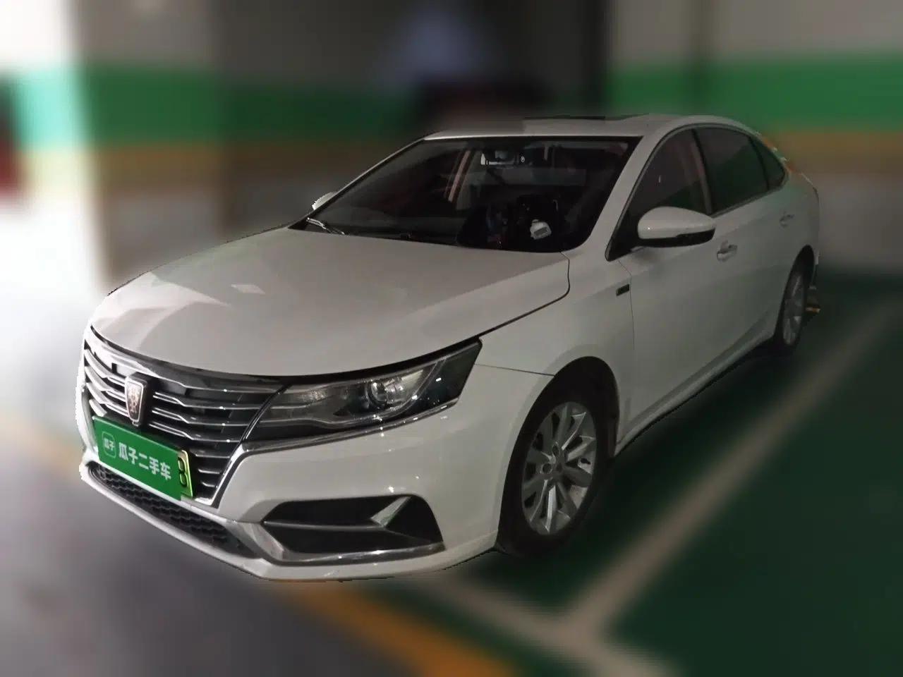 Roewe i6 New Energy 2017 45T Hybrid Connect & Smart Enjoyment Edition — миниатюра 1