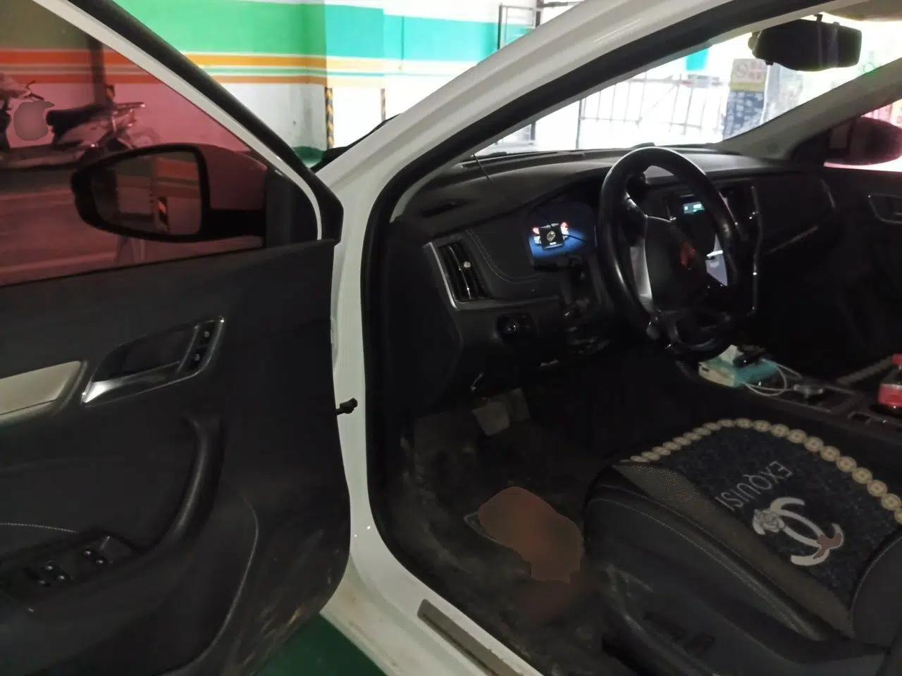 Roewe i6 New Energy 2017 45T Hybrid Connect & Smart Enjoyment Edition — миниатюра 17