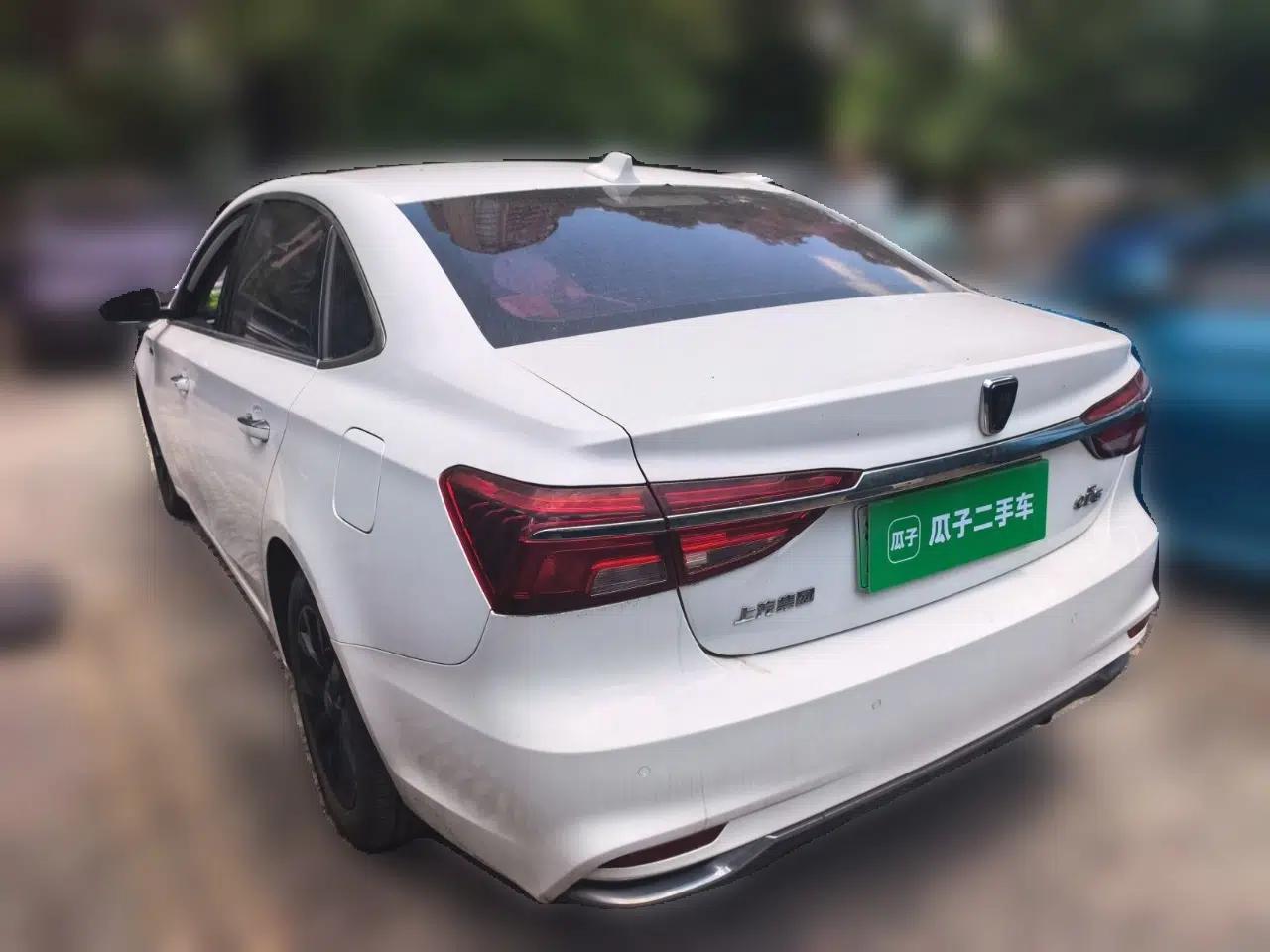 Roewe i6 New Energy 2017 45T Hybrid Connect & Smart Enjoyment Edition — миниатюра 4