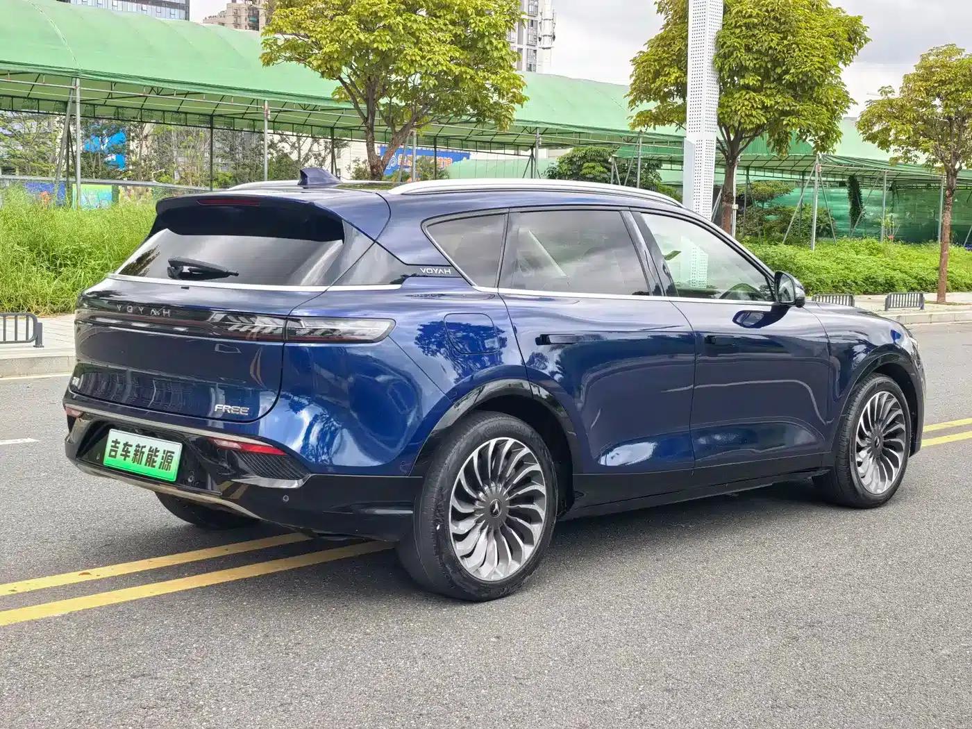 Voyah FREE 2021 AWD Standard Range Extender Exclusive Luxury Package — миниатюра 12