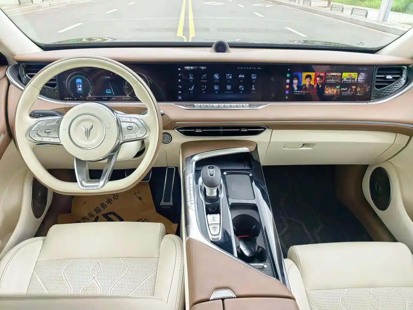 Voyah FREE 2021 AWD Standard Range Extender Exclusive Luxury Package — миниатюра 6