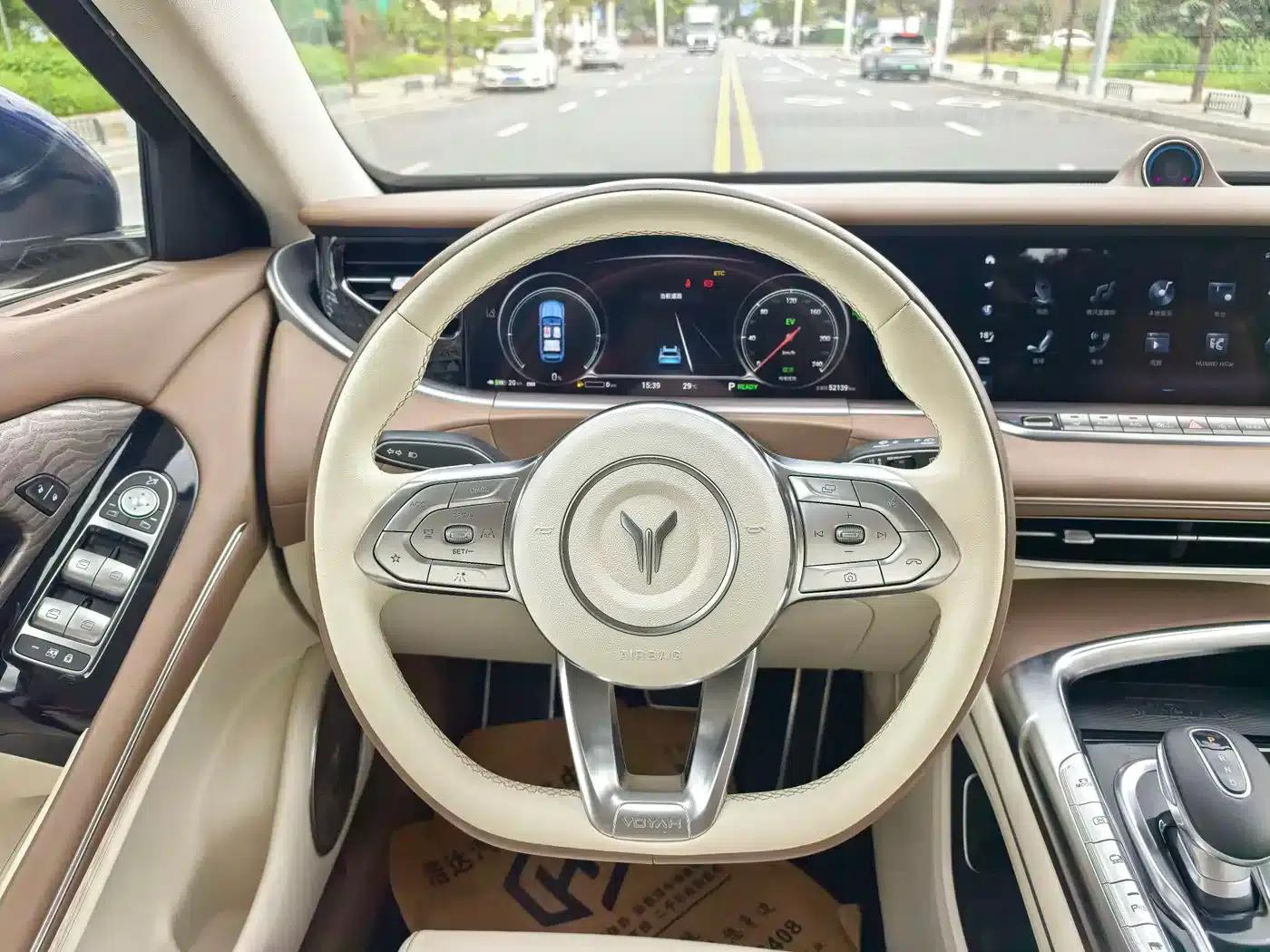 Voyah FREE 2021 AWD Standard Range Extender Exclusive Luxury Package — миниатюра 7