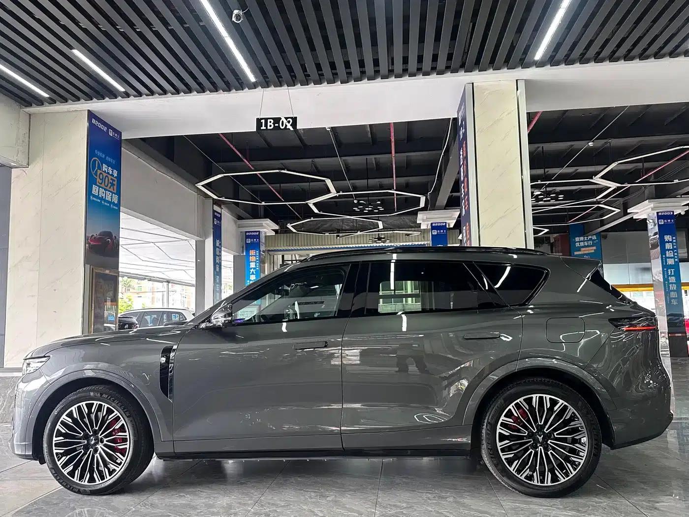 Voyah Free 2025 Free+ Rear-Wheel Drive Dry Kun Edition — миниатюра 4