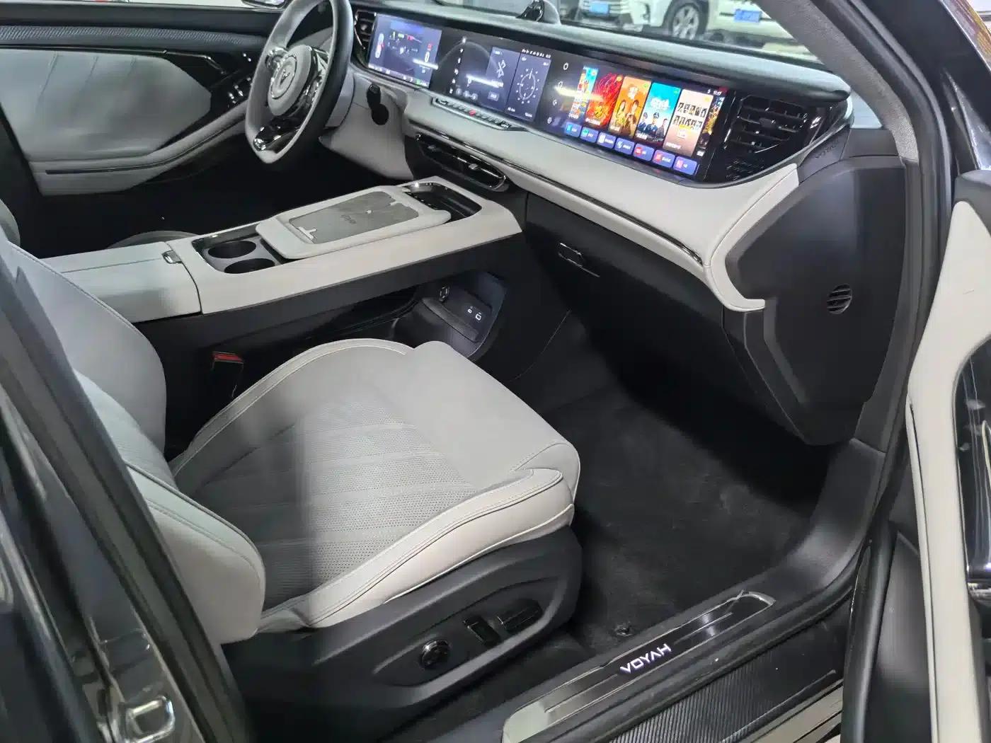 Voyah Free 2025 Model 318 259km 4WD Explorer Edition — миниатюра 11