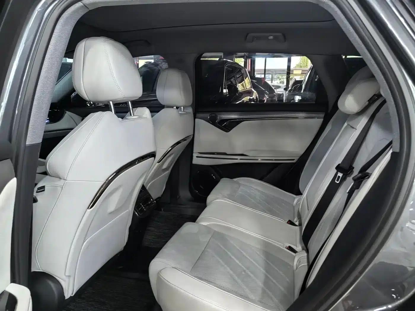 Voyah Free 2025 Model 318 259km 4WD Explorer Edition — миниатюра 8