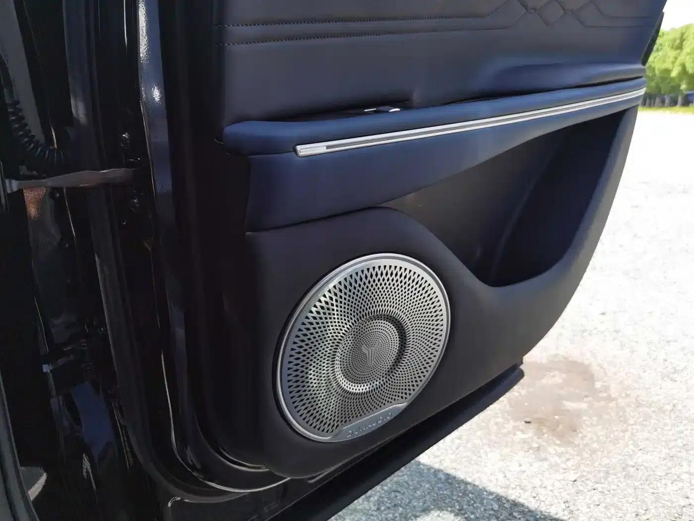 Voyah FREE 2021 All-Wheel Drive Standard Pure Electric Exclusive Luxury Package — миниатюра 15