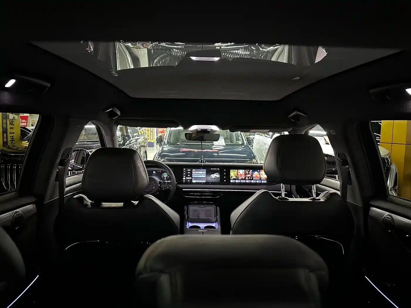 Voyah Free 2025 Model 318 259km 4WD Explorer Edition — миниатюра 3