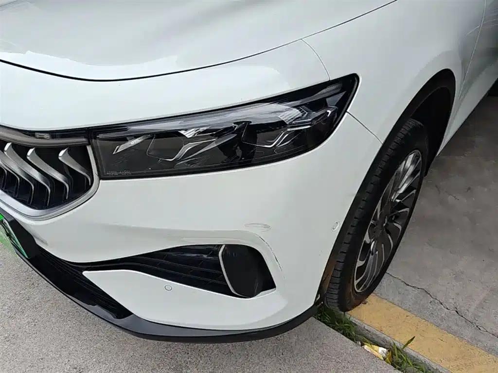 Voyah FREE 2021 AWD Standard Range Extender Exclusive Luxury Package — миниатюра 24