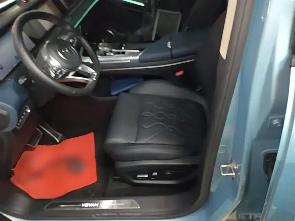 Voyah FREE 2021 Four-Wheel Drive Extended Range First Edition Exclusive Luxury Package — миниатюра 15