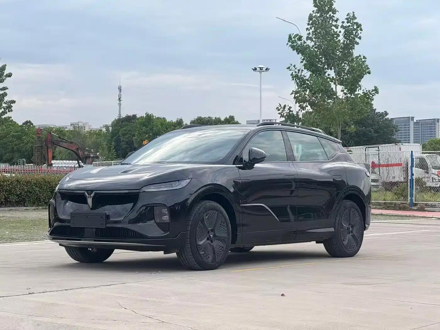Voyah 2024 Global Edition (4WD) — миниатюра 1