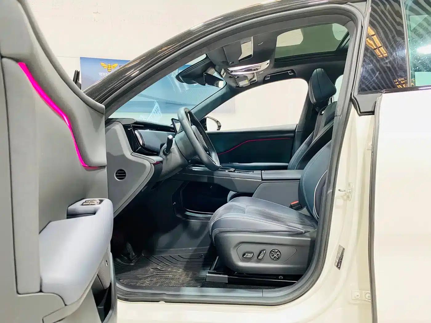 Voyah Smart Edition 2024 Model with Extended Range — миниатюра 9