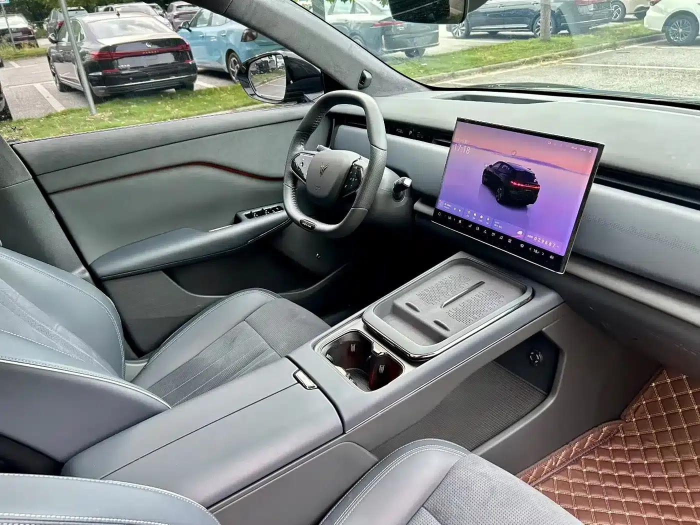 Voyah 2024 Long Range Supercharging Edition — миниатюра 5