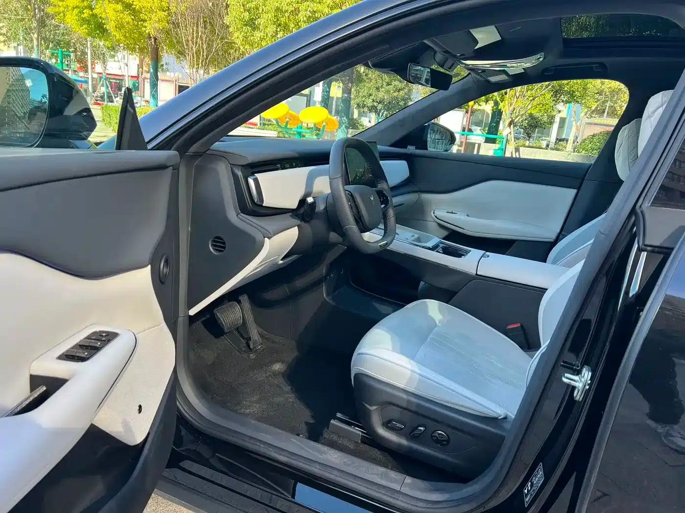 Voyah 2024 Long Range Supercharging Edition — миниатюра 6