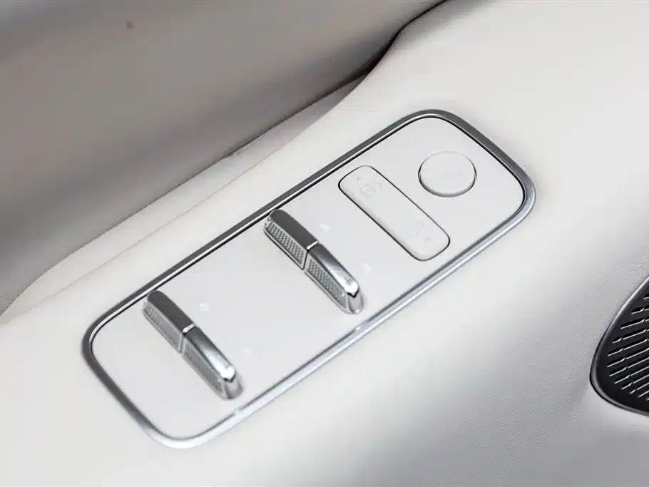 Voyah Chase Light L 2026 All-Wheel Drive Ultra — миниатюра 12