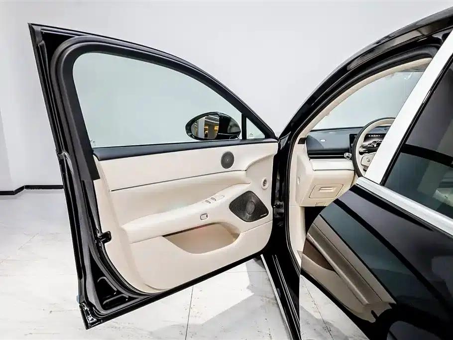 Voyah Chase Light L 2026 All-Wheel Drive Ultra — миниатюра 8