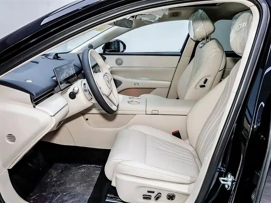Voyah Chase Light L 2026 All-Wheel Drive Ultra — миниатюра 23