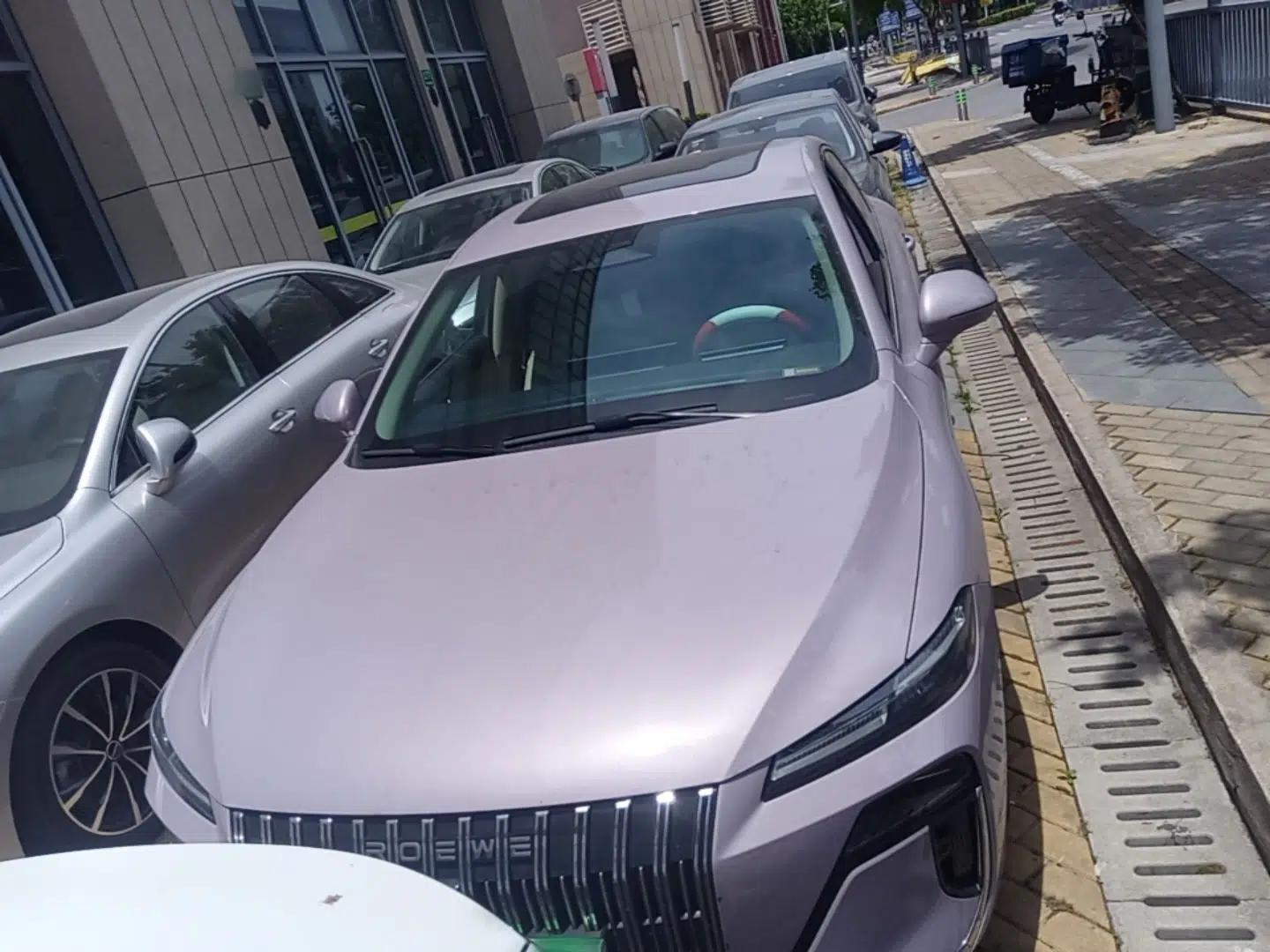Roewe M7 DMH 2025 Model 160km Premium Version — миниатюра 2