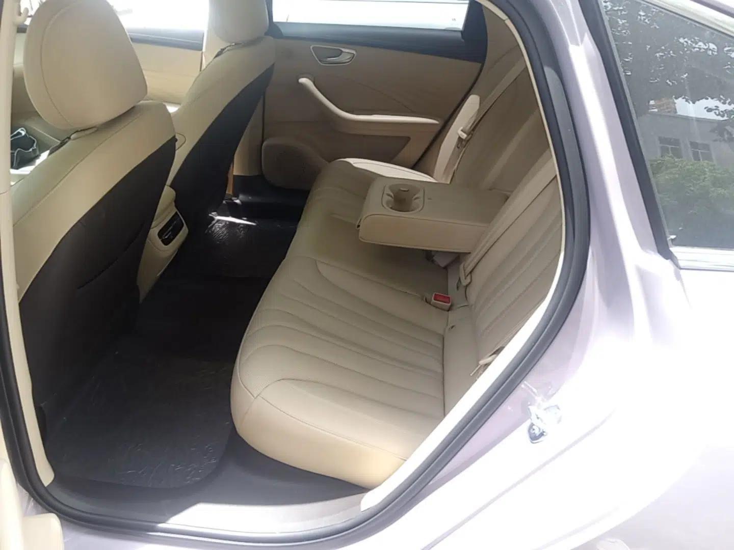 Roewe M7 DMH 2025 Model 160km Premium Version — миниатюра 19