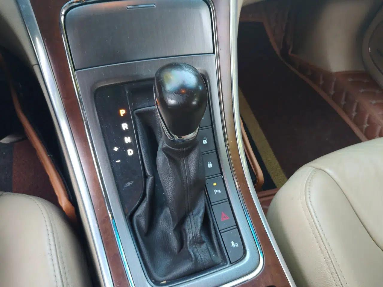 Roewe 950 2015 2.0T Luxury Executive Edition — миниатюра 15