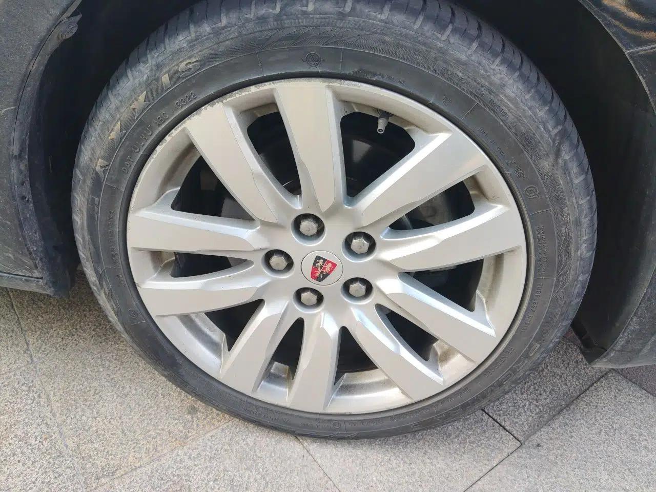Roewe 950 2015 2.0T Luxury Executive Edition — миниатюра 8