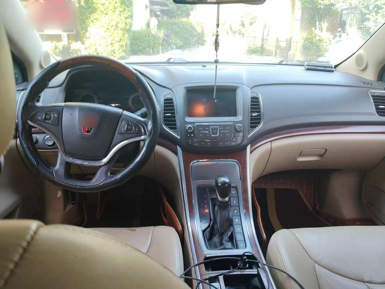 Roewe 950 2015 2.0T Luxury Executive Edition — миниатюра 10