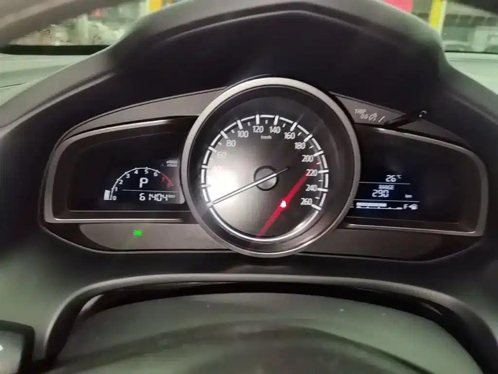 Mazda CX-4 2021 2.0L Automatic 2WD Blue Sky Explorer Edition — миниатюра 12