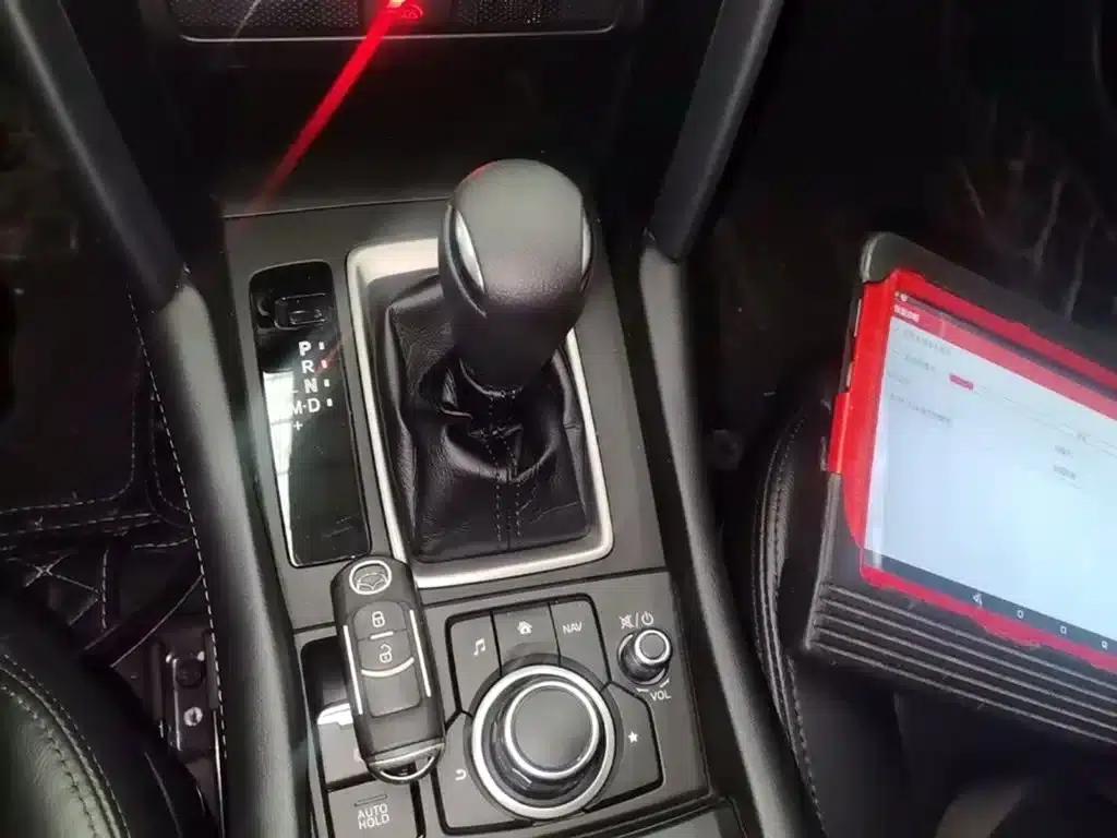 Mazda CX-4 2021 2.0L Automatic 2WD Blue Sky Explorer Edition — миниатюра 14