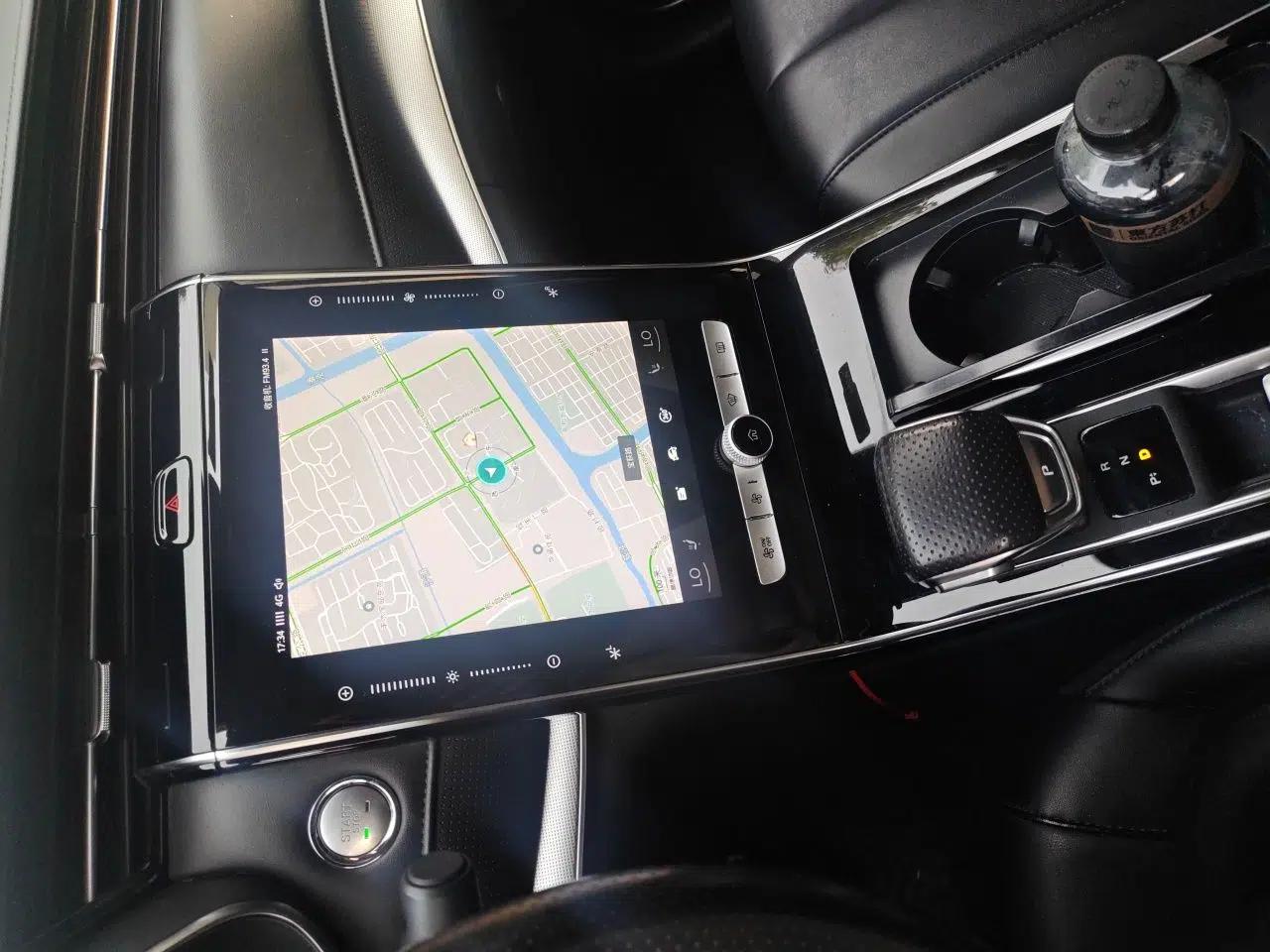 Roewe RX5 eMAX 2020 500 PHEV Smart Cabin Flagship Edition — миниатюра 14