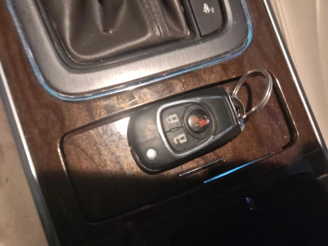 Roewe e950 2017 50T Hybrid Connected Executive Edition — миниатюра 9