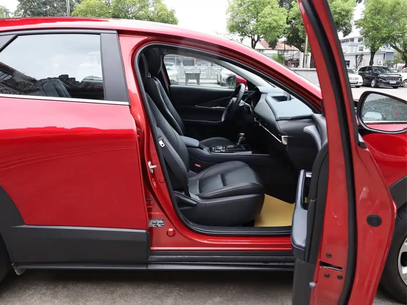 Mazda CX-30 2022 2.0L Automatic Elegance Edition — миниатюра 17