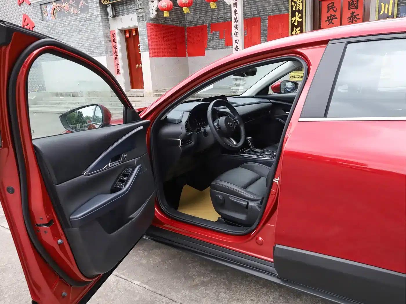 Mazda CX-30 2022 2.0L Automatic Elegance Edition — миниатюра 4