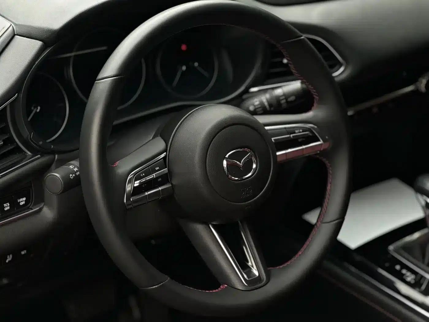 Mazda CX-30 2022 2.0L Automatic Joyful Black Edition — миниатюра 10