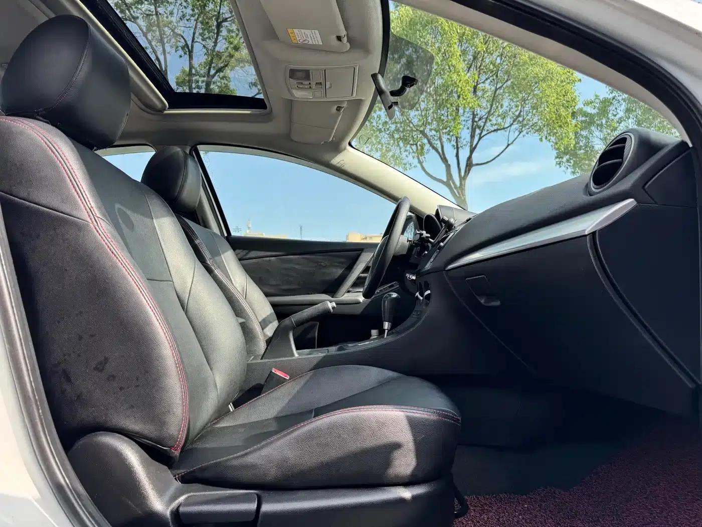 Mazda 3 Axela 2013 Sedan 1.6L Automatic Elite — миниатюра 11