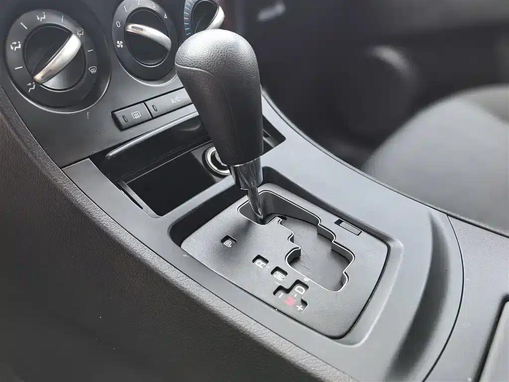 Mazda3 Axela 2012 Hatchback 1.6L Automatic Elite — миниатюра 8