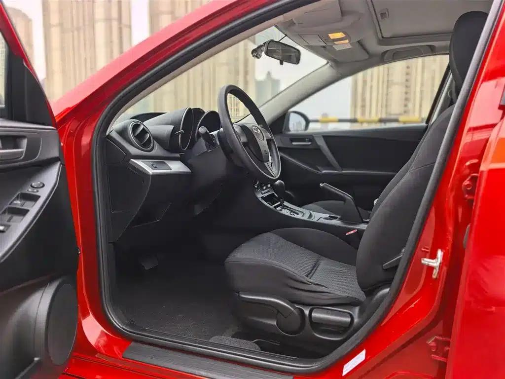 Mazda3 Axela 2012 Hatchback 1.6L Automatic Elite — миниатюра 9