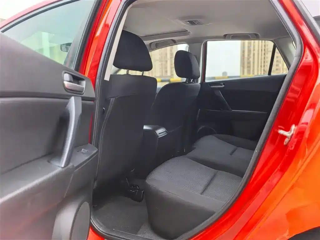 Mazda3 Axela 2012 Hatchback 1.6L Automatic Elite — миниатюра 10