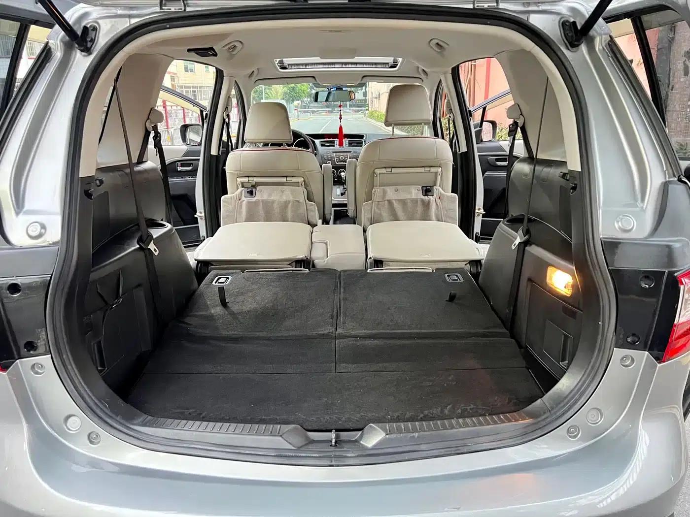 Mazda 5 2011 2.0L Automatic Luxury — миниатюра 15