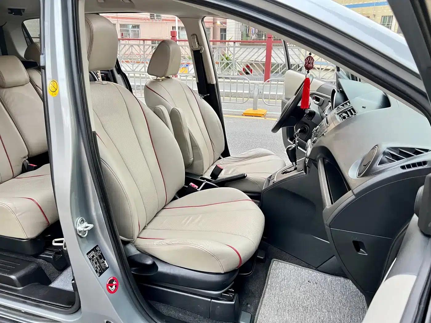 Mazda 5 2011 2.0L Automatic Luxury — миниатюра 7