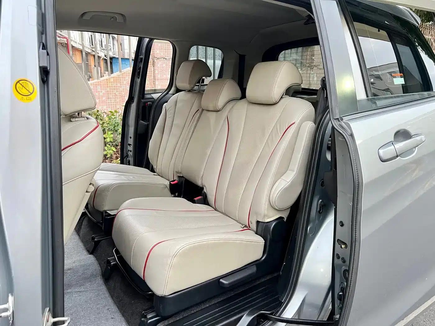 Mazda 5 2011 2.0L Automatic Luxury — миниатюра 10