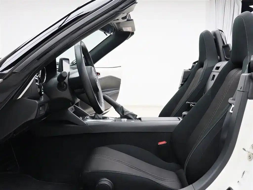 Mazda MX-5 2023 2.0L Manual — миниатюра 2