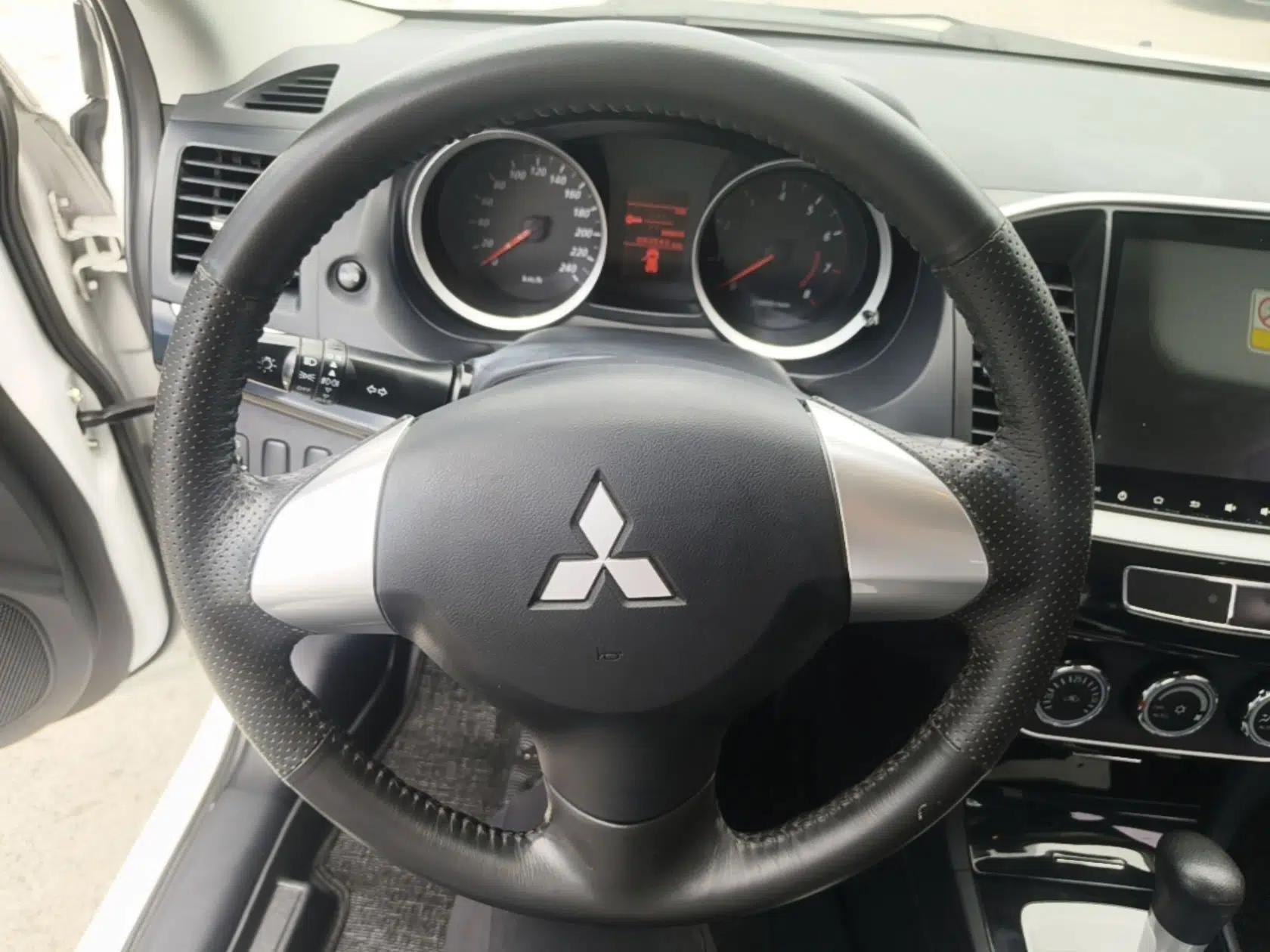 Mitsubishi Lancer EX 2016 1.8L CVT Black-and-White Retro Edition — миниатюра 14