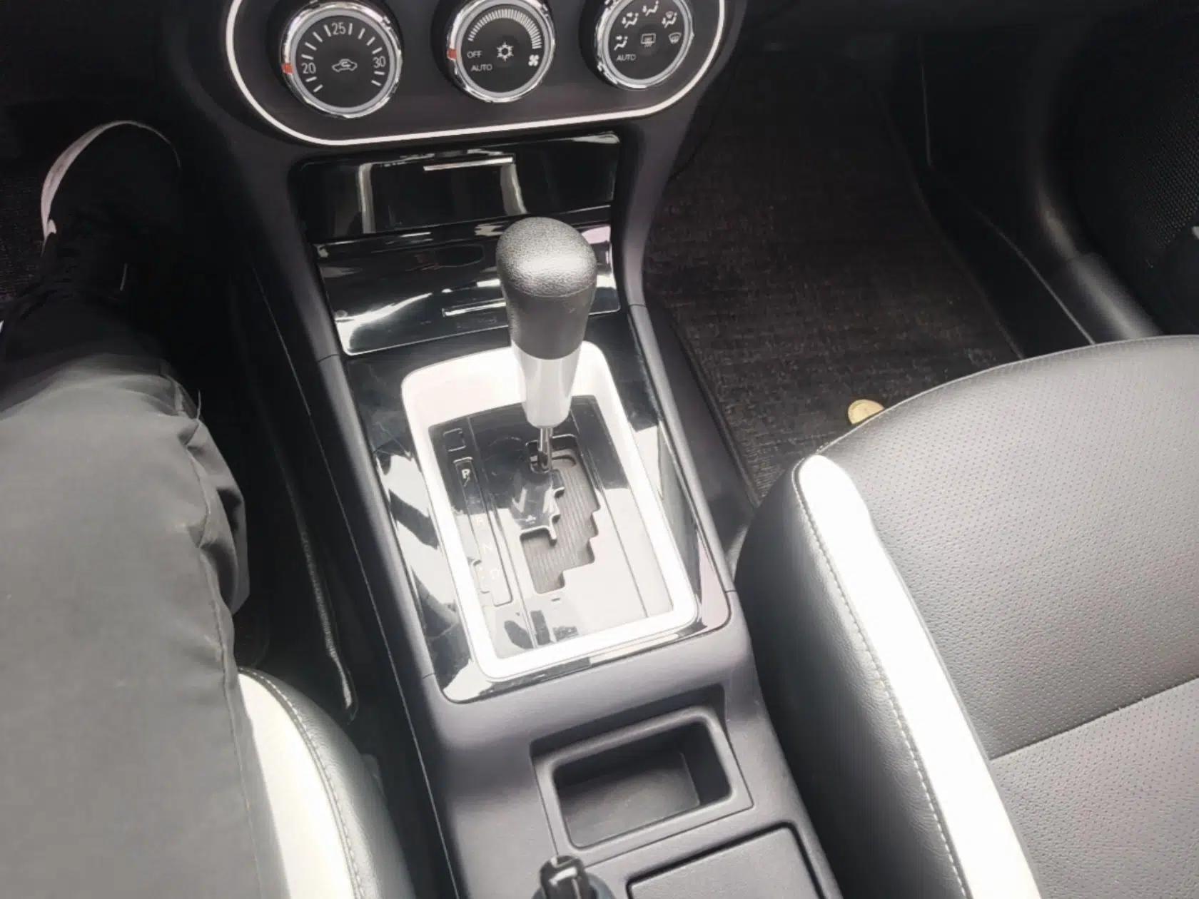 Mitsubishi Lancer EX 2016 1.8L CVT Black-and-White Retro Edition — миниатюра 17
