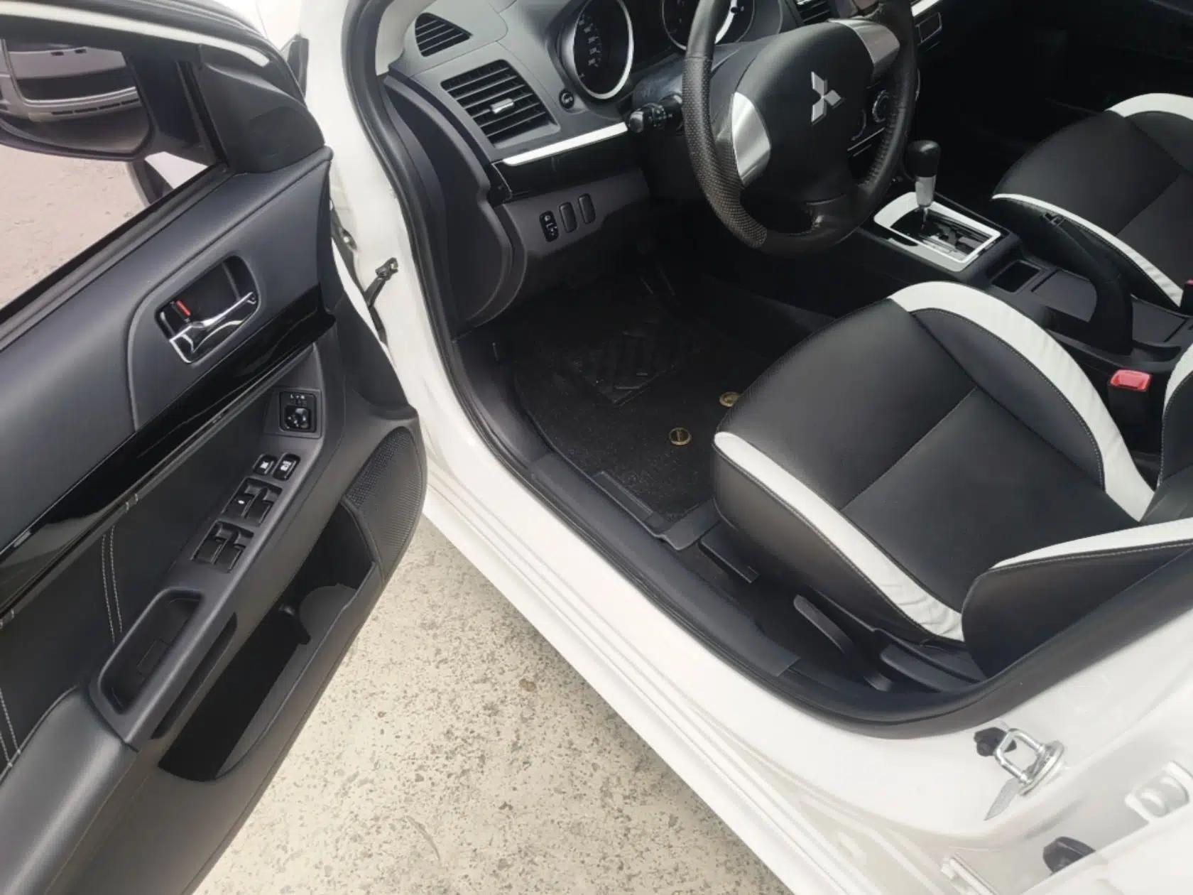 Mitsubishi Lancer EX 2016 1.8L CVT Black-and-White Retro Edition — миниатюра 19