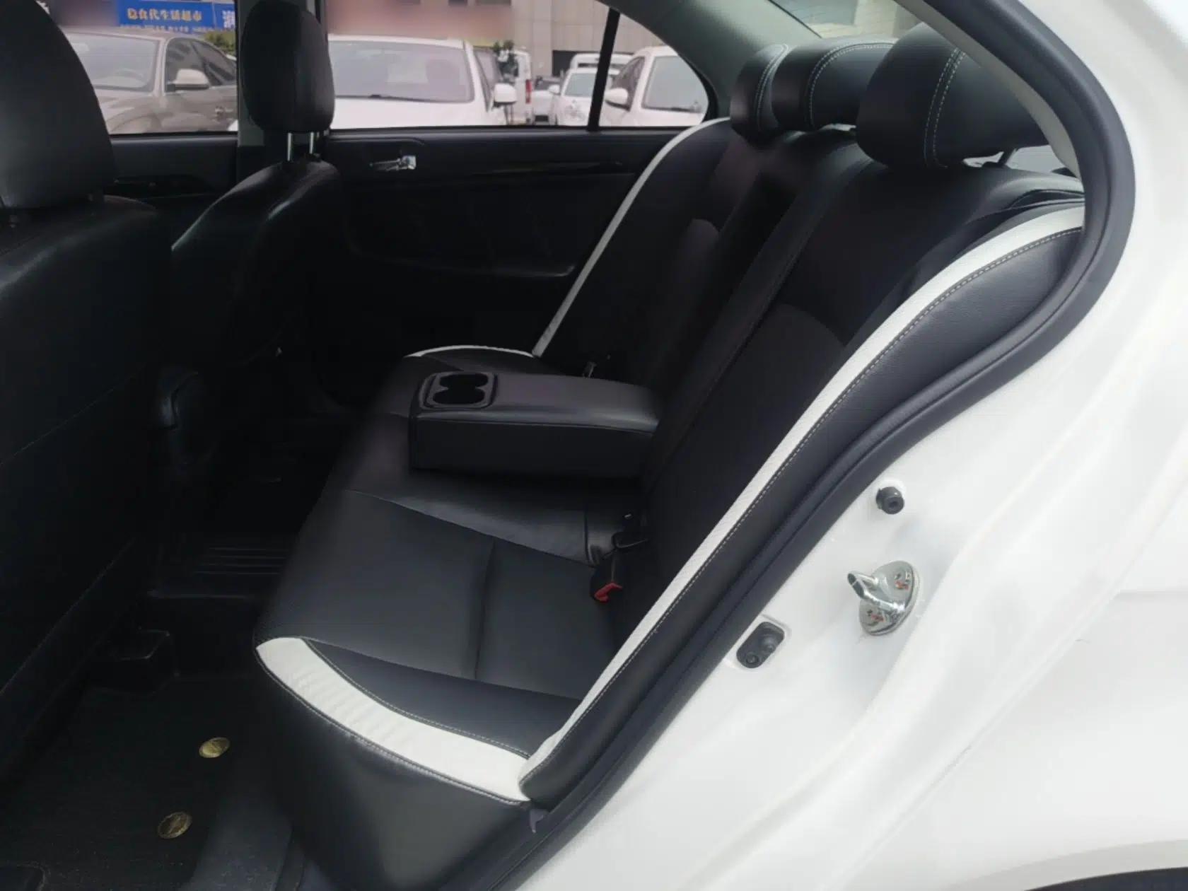 Mitsubishi Lancer EX 2016 1.8L CVT Black-and-White Retro Edition — миниатюра 20