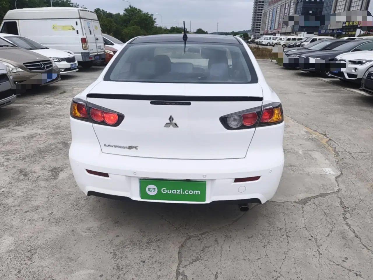 Mitsubishi Lancer EX 2016 1.8L CVT Black-and-White Retro Edition — миниатюра 5