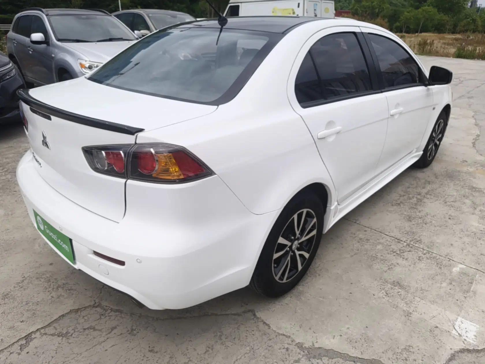 Mitsubishi Lancer EX 2016 1.8L CVT Black-and-White Retro Edition — миниатюра 6