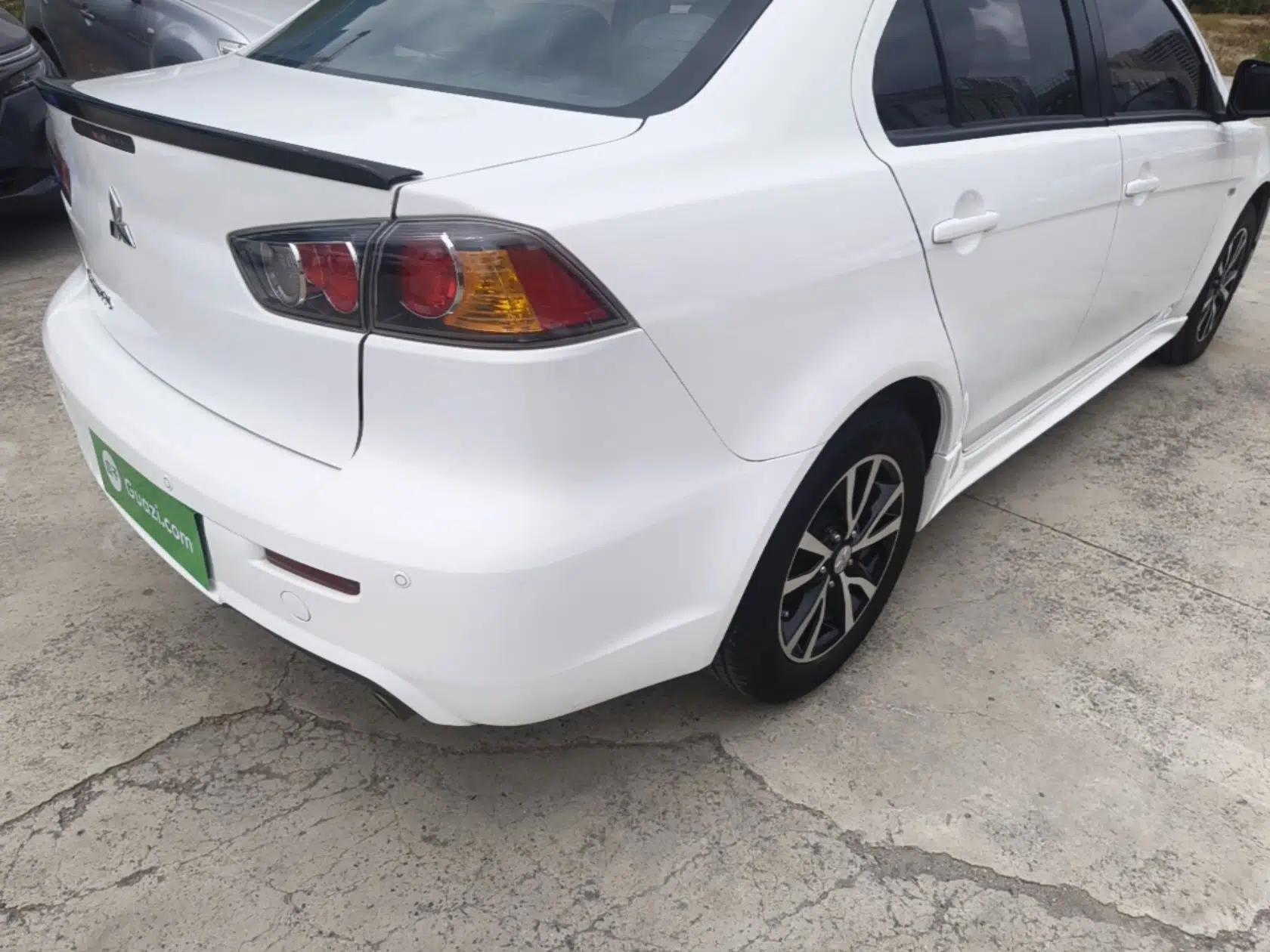 Mitsubishi Lancer EX 2016 1.8L CVT Black-and-White Retro Edition — миниатюра 7
